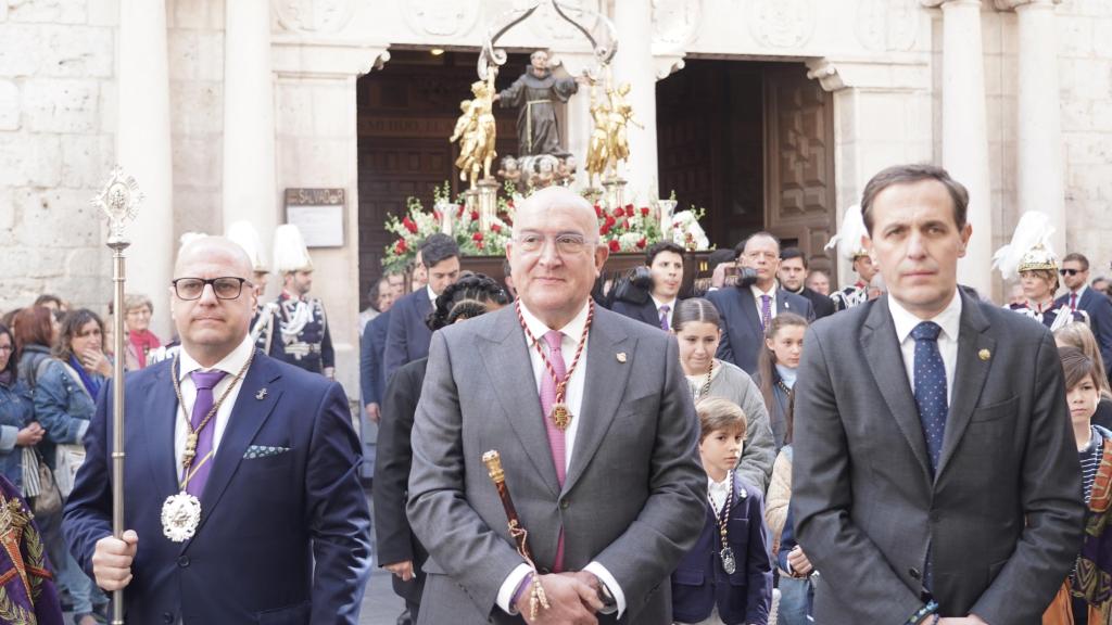 El alcalde de Valladolid, Jesús Julio Carnero, junto al presidente de la Diputación, Conrado Íscar, participa en los actos en honor a San Pedro Regalado