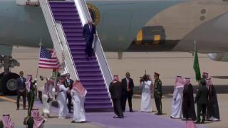2025-05-13T075905Z_1872695718_RC2VGEAZ3THO_RTRMADP_3_USA-TRUMP-GULF-SAUDI