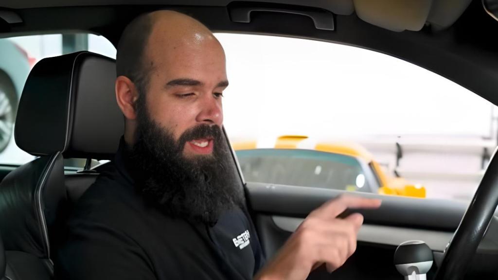 Alberto Peña, Mecánico y dueño del taller Evetech