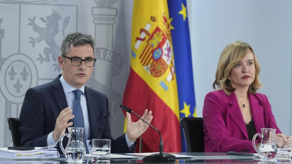 Pilar Alegría y Félix Bolaños este martes en la rueda de prensa posterior al Consejo de Ministros.