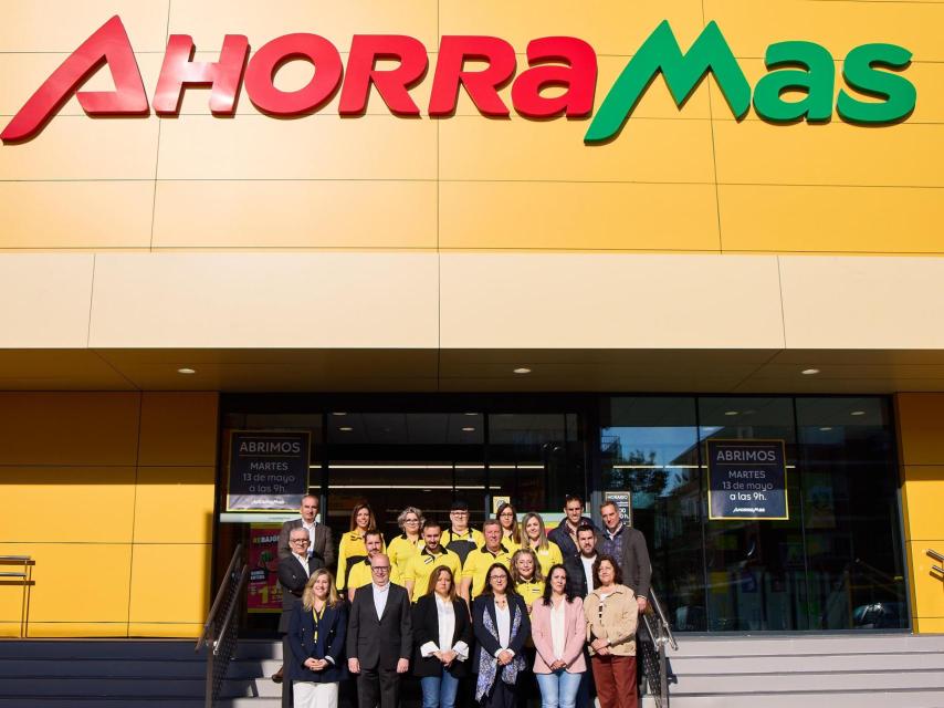 Foto familia del supermercado Ahorramas de Sonseca.