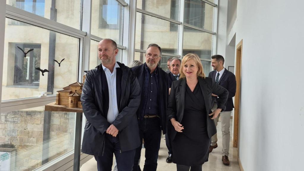 La consejera de Empleo, Leticia García, visita la Fundación Santa María la Real