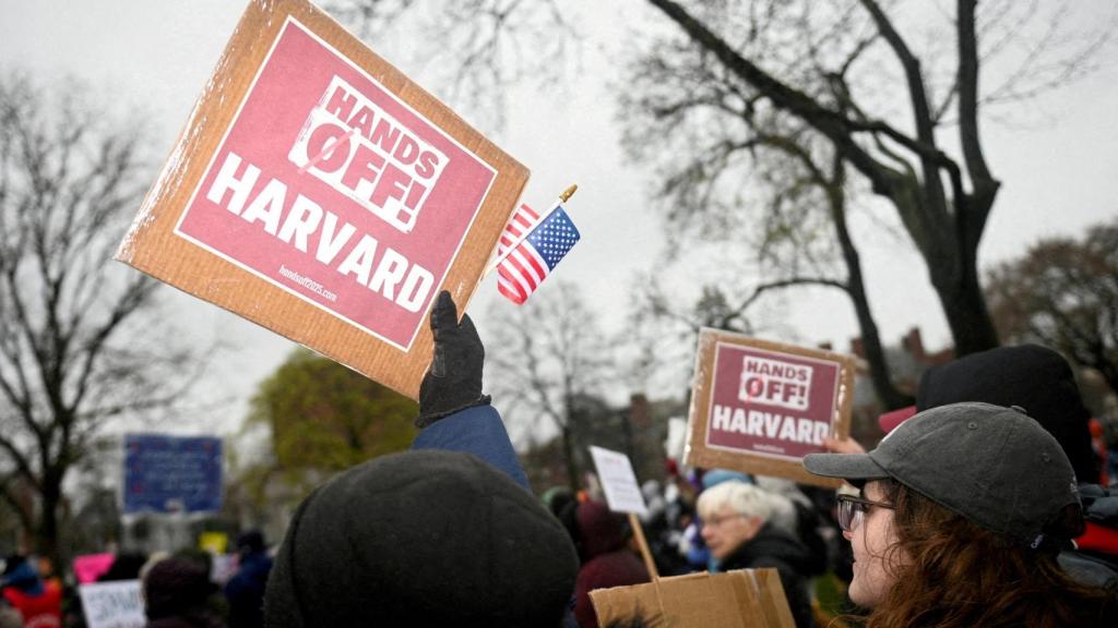 Una protesta en Cambridge (Massachusetts, EEUU) para pedir a Harvard que resista la presión del Gobierno de Trump en la universidad.