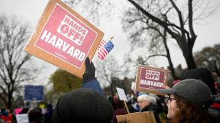 Una protesta en Cambridge (Massachusetts, EEUU) para pedir a Harvard que resista la presión del Gobierno de Trump en la universidad.