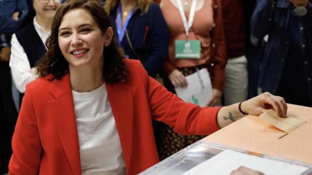 Isabel Díaz Ayuso y su tatuaje de 'Violator'.