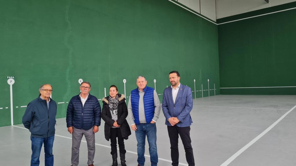 Javier Faúndez en el nuevo frontón municipal de Fariza