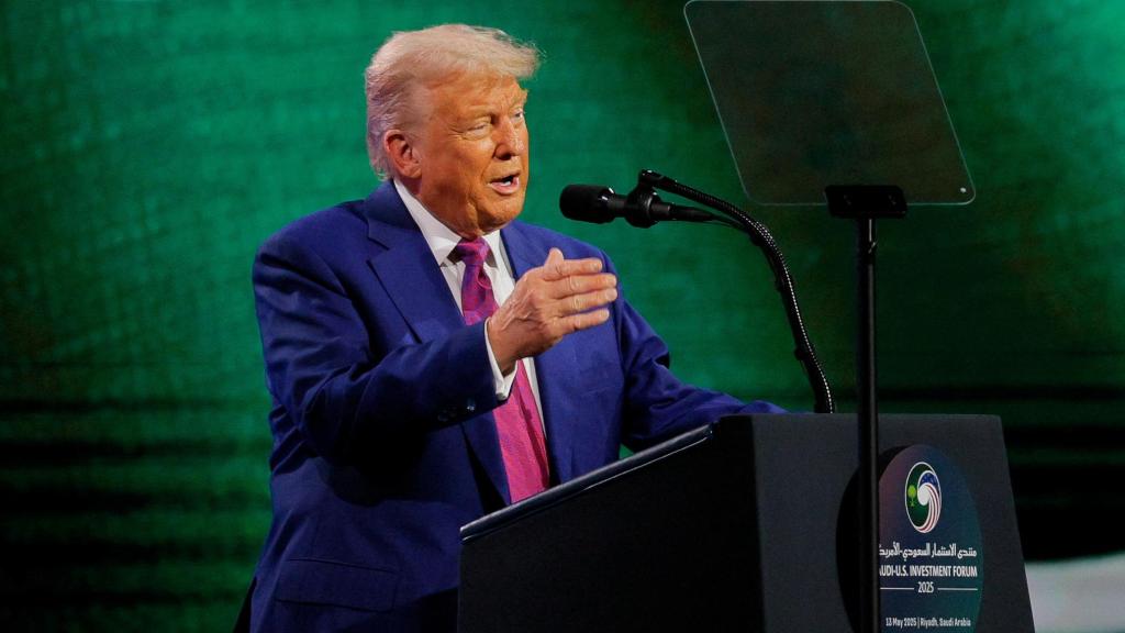 El presidente de Estados Unidos, Donald Trump, interviene en el Foro de Inversión Arabia Saudí-Estados Unidos en Riad.