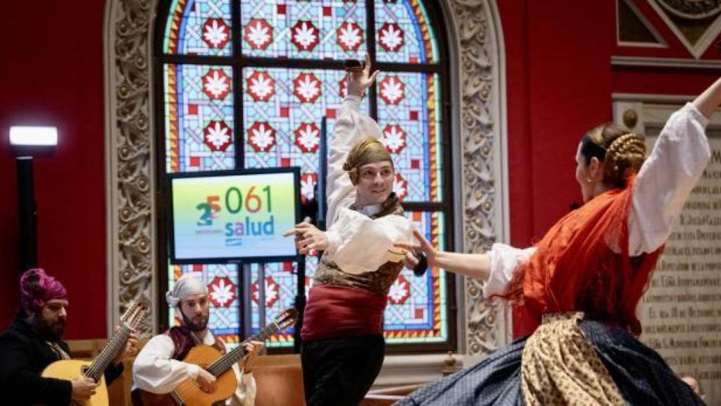 Jota aragonesa durante el acto del 061.