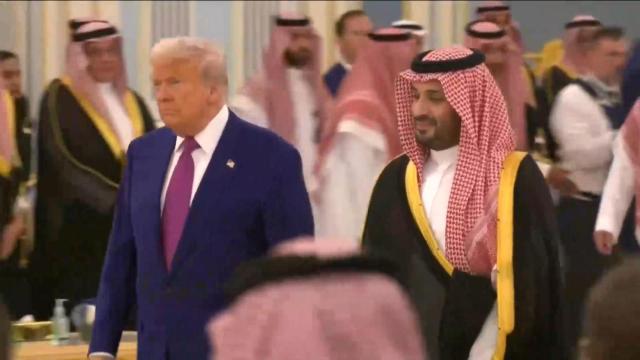 Vídeo|Mohamed bin Salmán recibe en Riad a Donald Trump