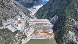 Fase inicial de construcción de la central hidroeléctrica de Shuangjiangkou