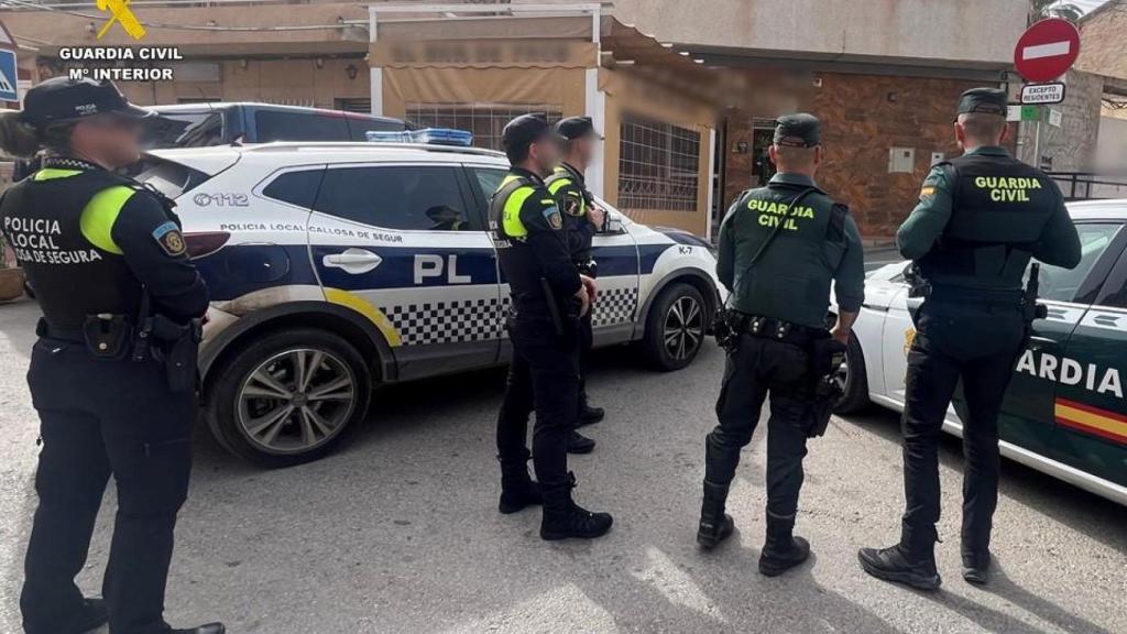La Policía Local junto a la Guardia Civil en Callosa de Segura.