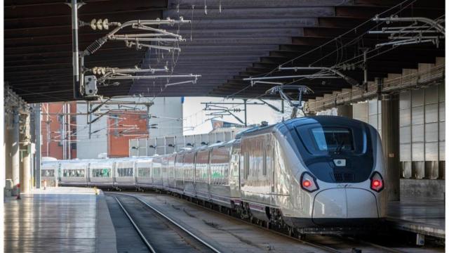 AVE en una estación de tren de Galicia