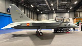 El caza TAI Hürjet pintado con los colores del Ejército del Aire en FEINDEF.