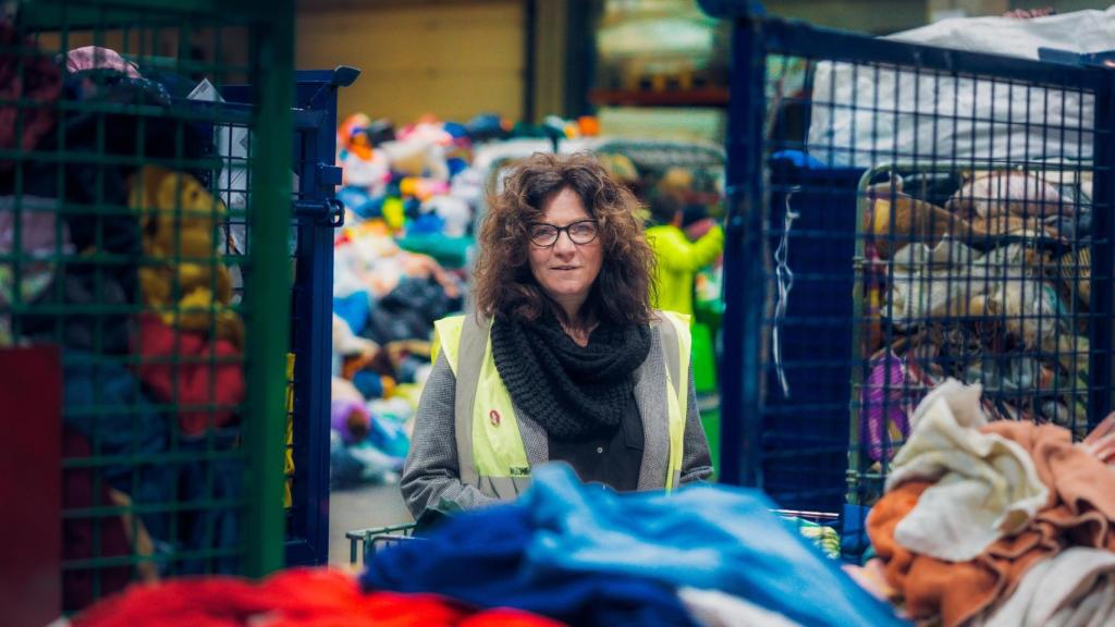 Mariluz Ferro es coordinadora general de Koopera con Moda re-, una empresa referente en la recogida y reciclaje textil en España.