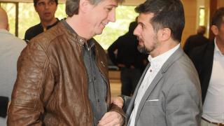 El secretario general del PSOECyL, Carlos Martínez, y su predecesor, Luis Tudanca, en el congreso de CCOO Castilla y León, este miércoles