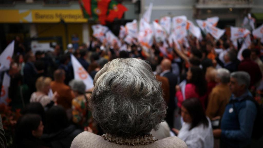 Luis Montenegro, primer ministro y líder del Partido Socialdemócrata (PSD), participa en la manifestación de la coalición AD, en Sintra.