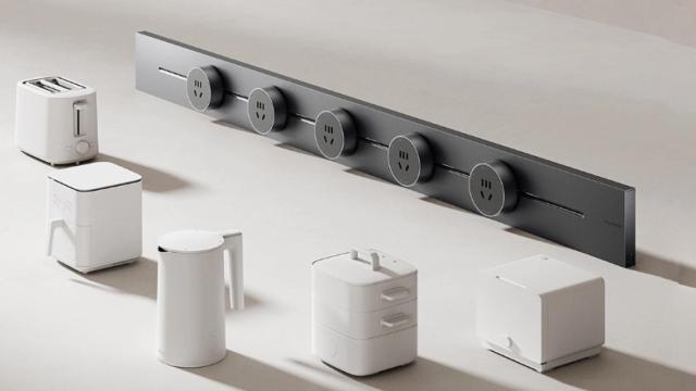 Adiós a quedarse sin enchufes: está increíble regleta modular de Xiaomi tiene todos los que necesitas