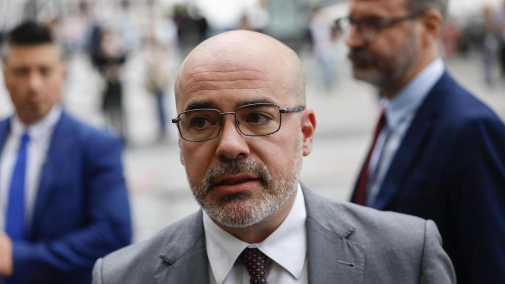 El delegado del Gobierno en Madrid, Fernando Martín, en los juzgados de Plaza de Castilla este miércoles.