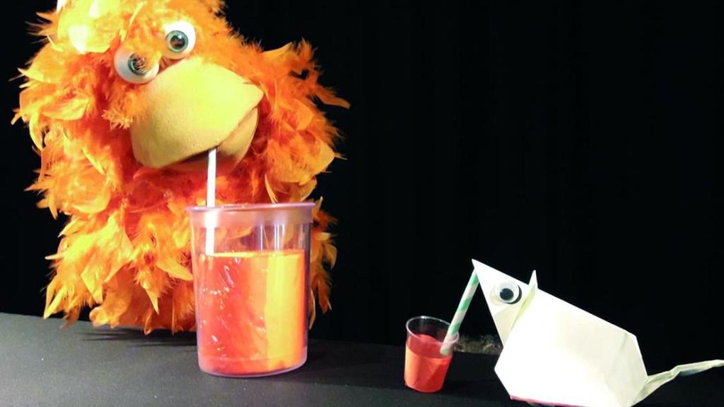 Pluma, guitarra y papel