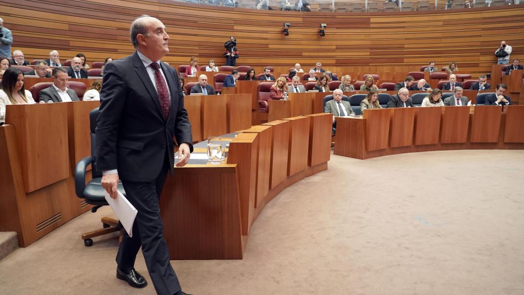 El Procurador del Común, Tomás Quintana, durante la presentación de su informe anual correspondiente al año 2024, este miércoles en las Cortes
