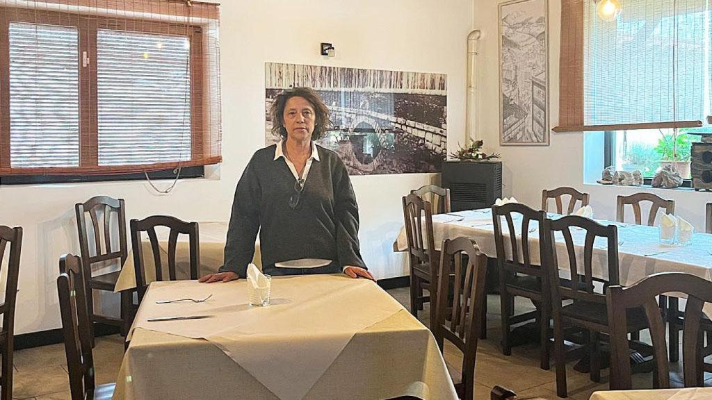 Charo en el Mesón El Harreñal de San Pedro de Latarce