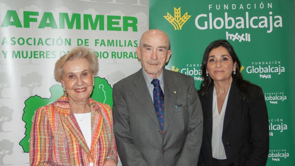 Carmen Quintanilla, Rafael Torres y Carla Avilés.