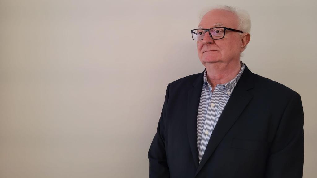 Luis Lizasoain, pensativo.