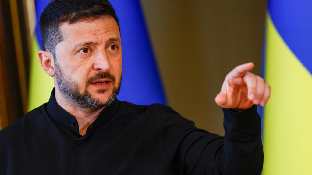 El presidente de Ucrania, Zelenskiy, celebra una conferencia de prensa en Kiev.