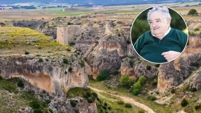 Montaje del pueblo aragonés y José Mujica.