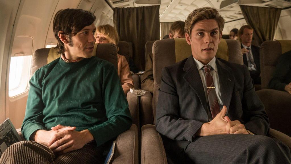 Marcel Borràs y Patrick Criado en un fotograma de la serie 'La canción'.