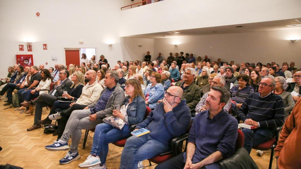 La Delegada del Gobierno, Milagros Tolón, y el ex alcalde, Juan Ignacio de Mesa, en la presentación.