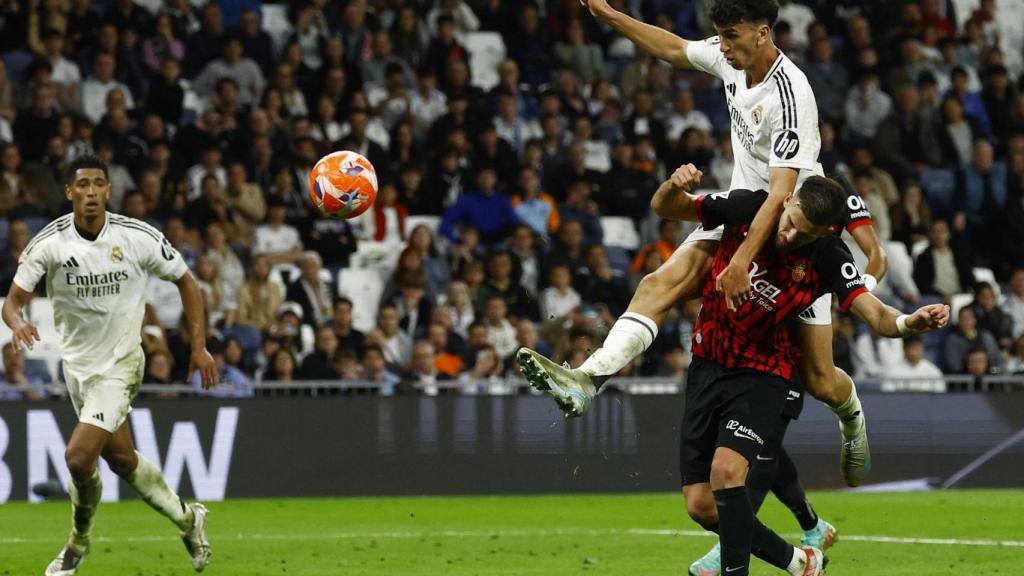 Jacobo Ramón remata el gol de la victoria ante el Mallorca