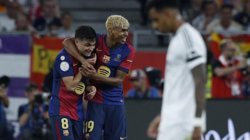 Pedri celebra su gol contra el Real Madrid en la final de Copa.