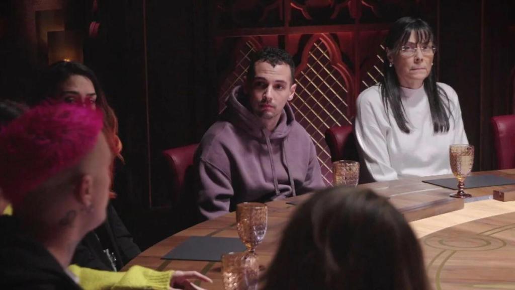 Cano y Charo, en uno de los cónclaves de 'Traitors'.