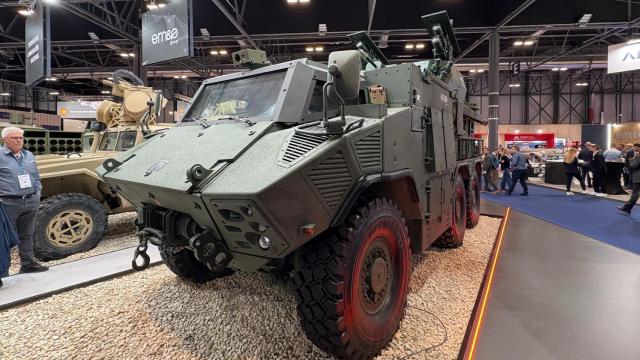 El 6x6 Ferox expuesto en FEINDEF.