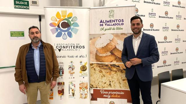 Rafael Mesonero, presidente de la Asociación de Confiteros, y el diputado de Empleo, Desarrollo Económico y Reto Demográfico, Roberto Migallón, presentan la Feria Dulcería