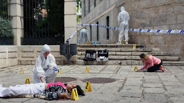 Recreación de una escena criminológica realizada por estudiantes de la UEMC