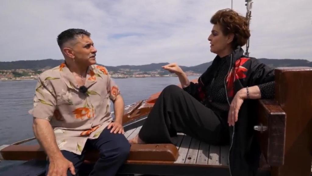 Xisco Feijóo y Antonia Antonia Dell’Atte pasean por la ría de Vigo