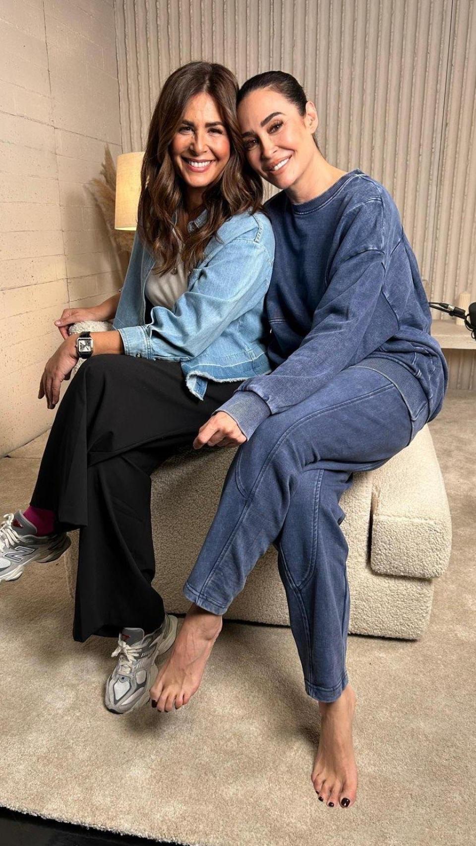 Nuria Roca y Vicky Martín Berrocal en una fotografía reciente, durante la grabación del pódcast.