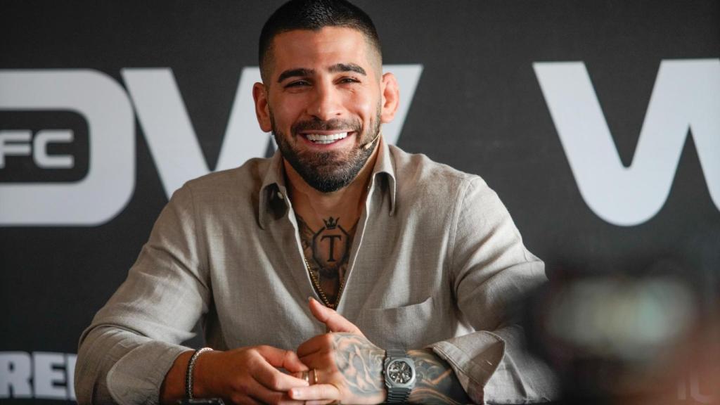 Ilia Topuria en la presentación de WOW 19.