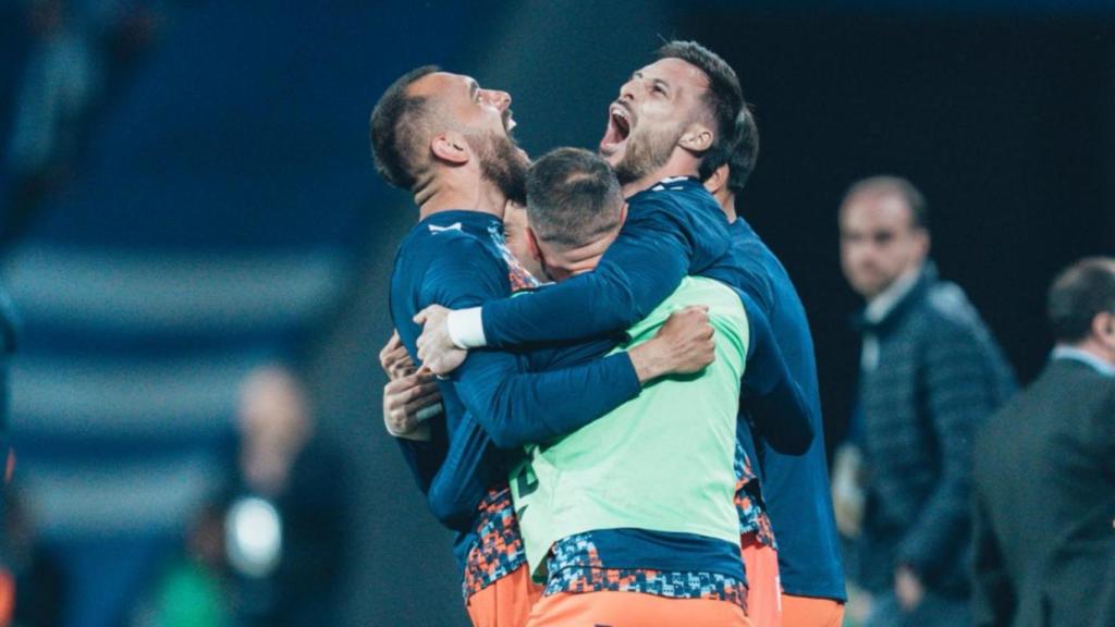 Los jugadores del Celta celebran la victoria ante la Real Sociedad.