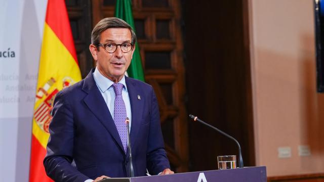 El consejero de Política Industrial y Energía Jorge Paradela Gutiérrez interviene en la rueda de prensa posterior al Consejo de Gobierno.