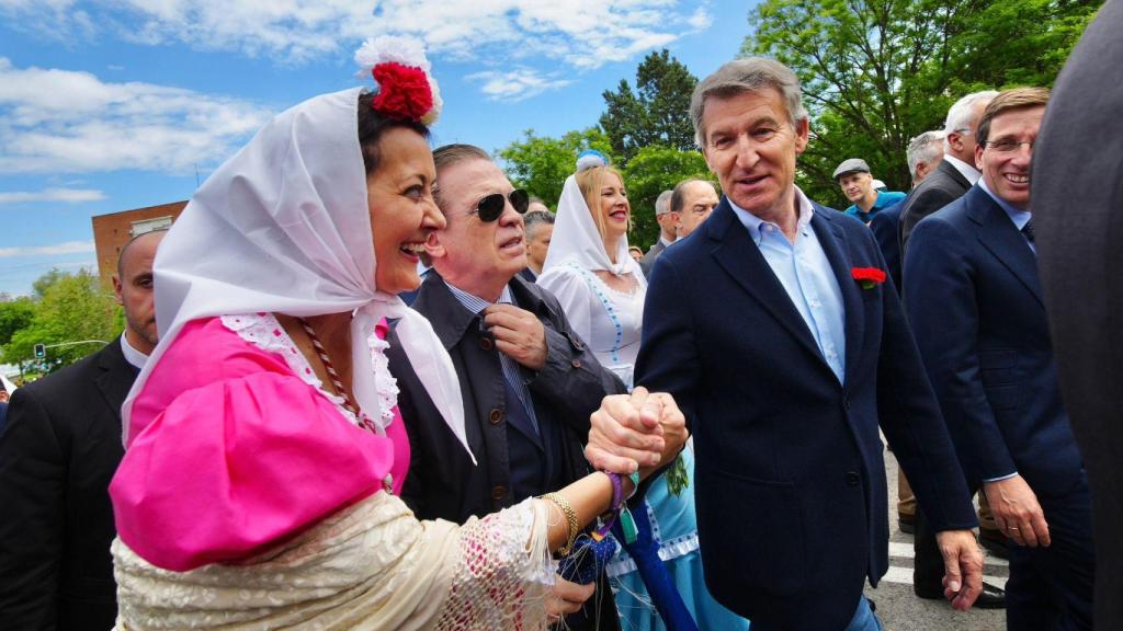 El presidente del PP, Alberto Núñez Feijóo, en la Pradera de San Isidro.