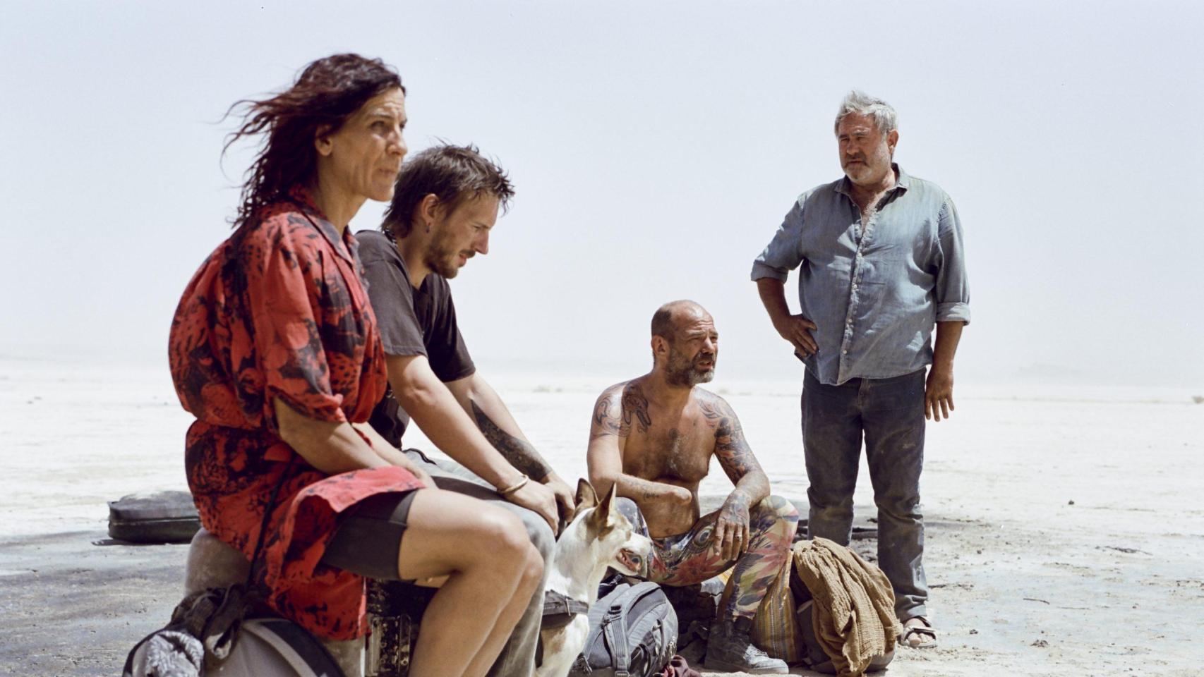 Sergi López (derecha), protagoniza 'Sirat', de Oliver Laxe, a concurso en el Festival de Cannes. Foto: Quim Vives