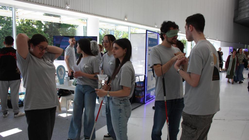 Cerca de 3.500 jóvenes acuden a la I Feria de Educación, Formación y Empleo en A Coruña