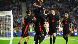 Los jugadores del Barça celebran el gol de Lamine Yamal ante el Espanyol.