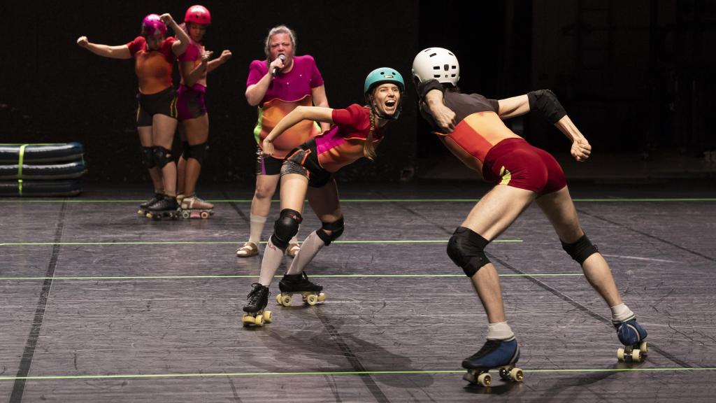 Un momento de 'Roll', espectáculo de Marta Izquierdo. Foto. Laurent Philippe