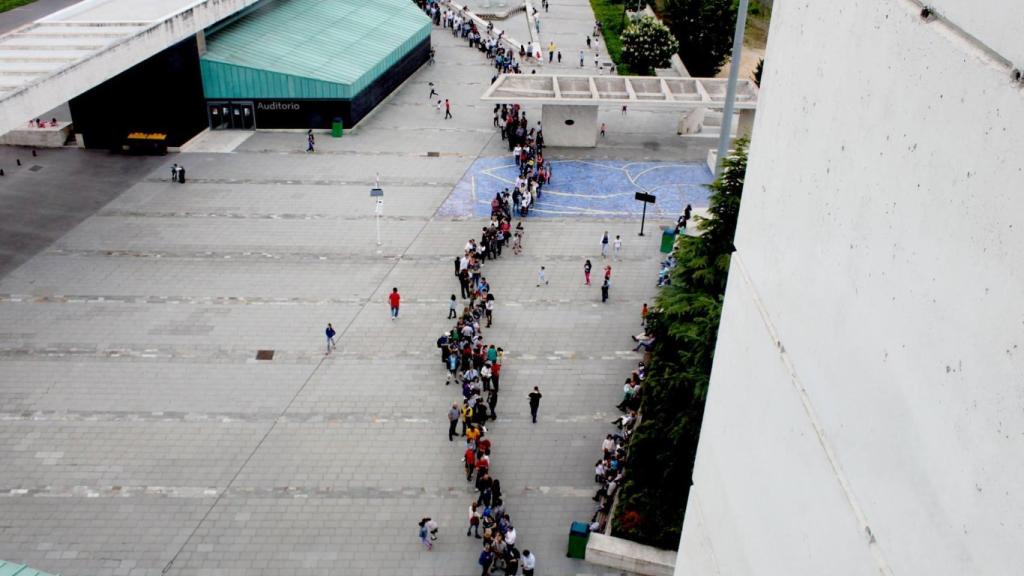 Imagen de las colas en el Museo de la Ciencia de Valladolid
