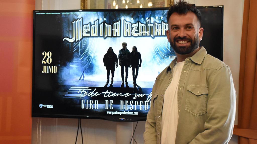 David Gago durante el anuncio del concierto de Medina Azahara