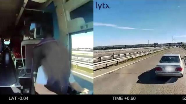 Imagen sustraída del vídeo del accidente de tráfico entre un vehículo y un autobús en la A-2 en Zaragoza